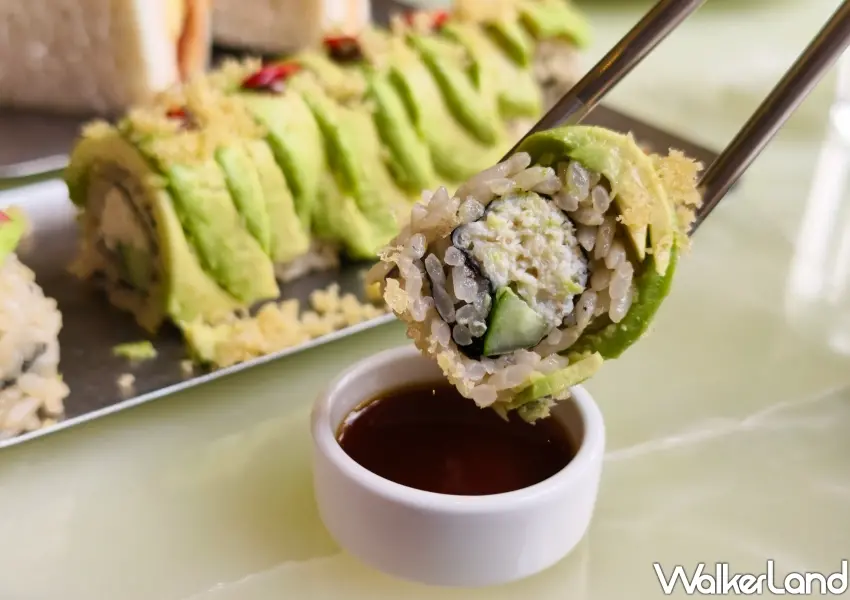 ▲以鮮美蟹肉搭配滑順酪梨,充滿驚喜感的Cali Remix Roll是來ORII MATCHA必點的美日混血輕食(攝影:鄭雅之)