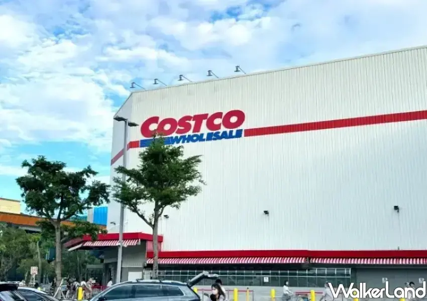▲好市多Costco全台正常營業,10月23日颱風假照常開賣iPhone Duo新機。