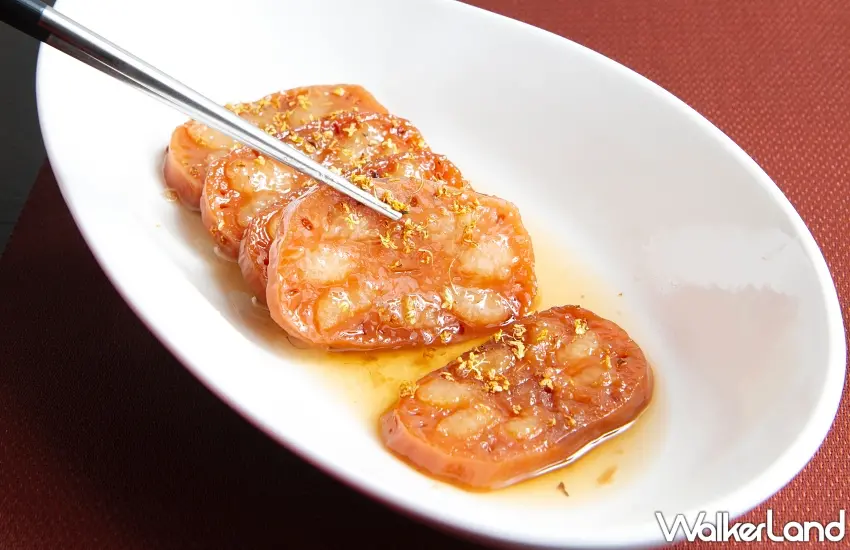▲秋天就是想吃這種帶著甜香的暖心料理!點水樓「酒釀桂花芋艿」將一顆顆綿密芋艿搭配香甜酒釀與桂花醬,入口有芋頭的細緻口感,接著散發淡淡桂花香與酒釀甘甜,甜而溫潤。圖/點水樓提供;窩客島整理