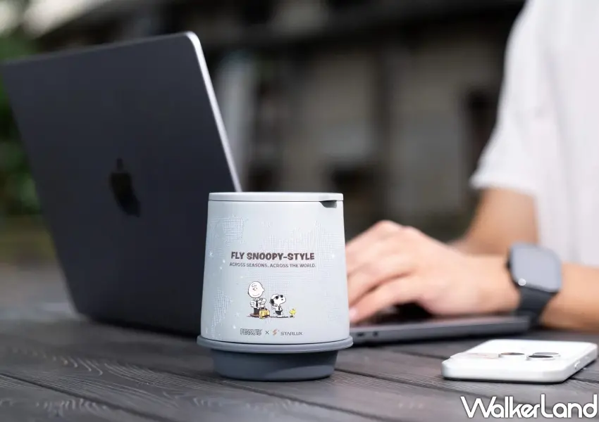 ▲上班族辦公桌面不可或缺的機能隨行杯,星宇航空輕芯鈦瓷保溫杯莫蘭迪灰藍質感呈現,鈦陶瓷塗層不易殘留咖啡異味,隨時享受適溫飲品好心情。