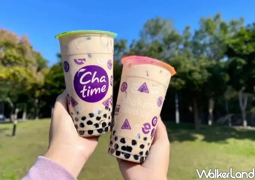 ▲館內進駐日出茶太與沏座茶飲等多家熱門手搖飲品牌，其中沏座茶飲更特別祭出指定飲品買一送一開幕優惠。
