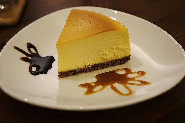 關渡站吃喝－爐鍋咖啡luguo café全新開幕