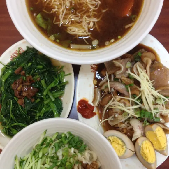 金湯麵食館 (左營店)