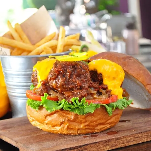 來Le Bar挑戰巨無霸「相撲漢堡」~四人同行再送冰淇淋