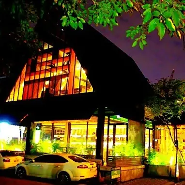 【NEW OPEN 搶先看】台中也有充滿綠意的迷人小溫室--元也cafe & meal