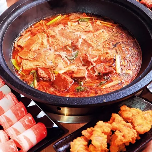 【窩客島週三小食堂】熱度久久久~寒流來襲也不怕的石頭火鍋！