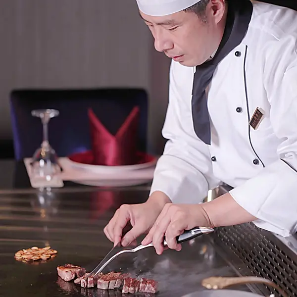 【窩客島週三小食堂】啪滋啪滋肉片會在眼前彈跳的燒燙燙