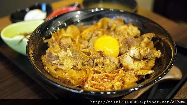 【中山捷運站美食】新丼日式創意丼飯。健康又美味的丼飯