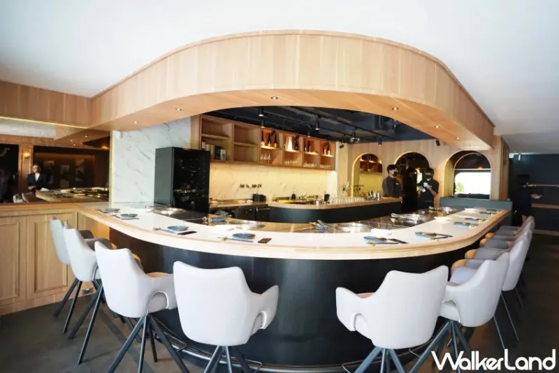 台中頂級燒肉加1！八和和牛燒肉專門店台中店 攜手冠軍侍酒師打造餐酒體驗，燒肉界的勞斯萊斯。