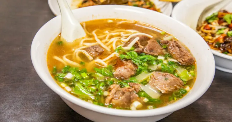 苗栗後龍牛師父，乾隆御廚牛肉麵百元吃！