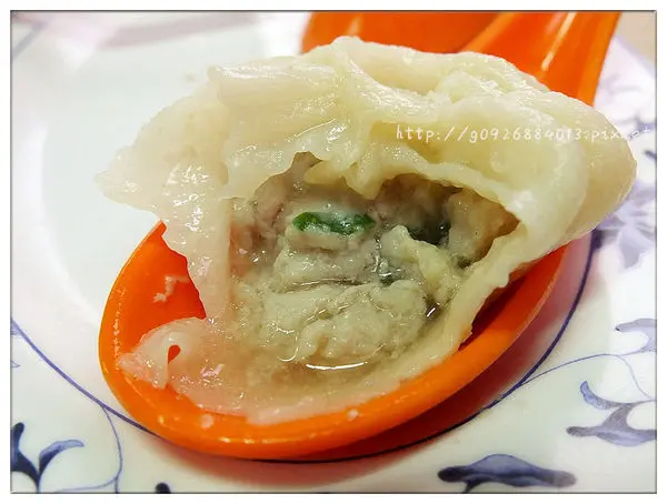 【宜蘭】在地美食「正好鮮肉小籠包」來宜蘭必吃的小籠湯包!!!皮薄Q，內餡札實又會爆汁，價格比鼎X豐便宜，美味度比鼎X豐高