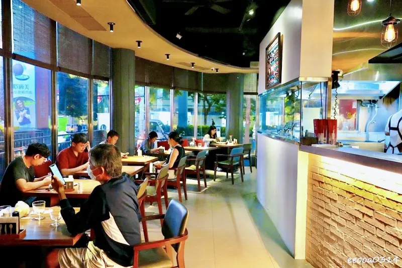 台北牛排推薦｜亨利客原味炭烤牛排，老饕牛排88折嚐鮮、A5和