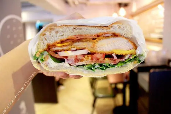 【男子吃吧】台北東區，Triple A Burger 韓國廚神當道手工韓味漢堡，超大超高超厚直徑12公分融合韓特色大漢堡。