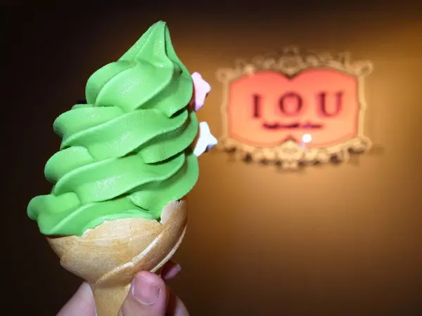 冬天吃冰好爽快!!!手作經典霜淇淋~IOU Cafe                      