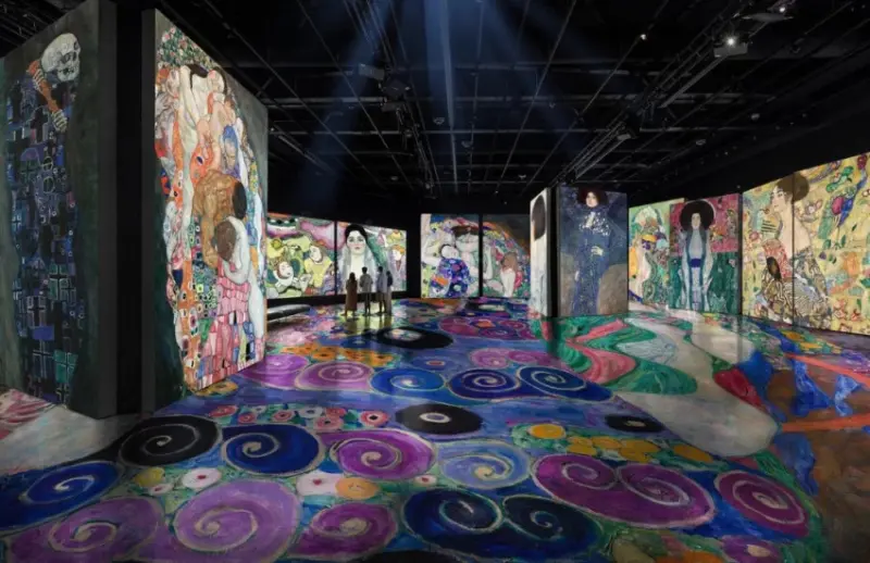 藝術家克林姆沉浸式展覽登陸大阪，360度黃金世界配樂香氛全感官體驗，奧地利黃金畫家經典重現，五感沉浸藝術饗宴。