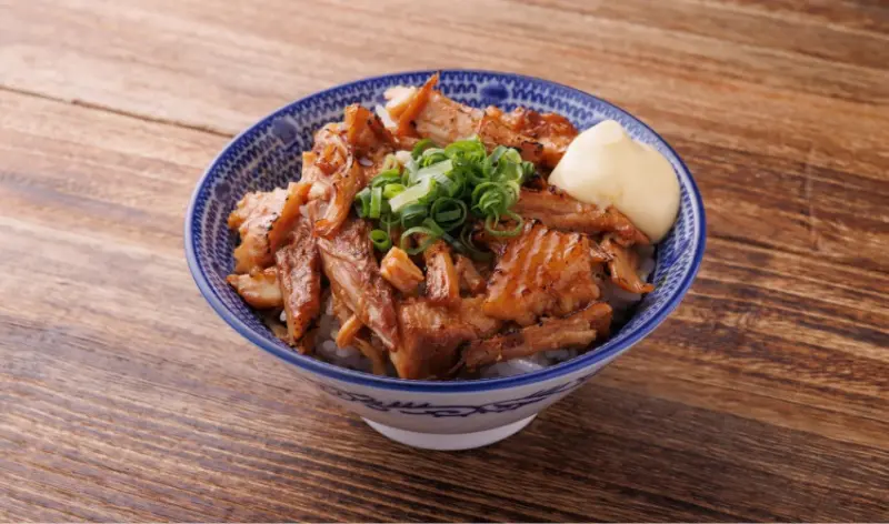 神戶西宮站超濃厚明太子拉麵「刻刻拉麵」新開幕，濃厚豚骨+辣味明太子絕配，神戶自由行想吃拉麵就選這家吧。