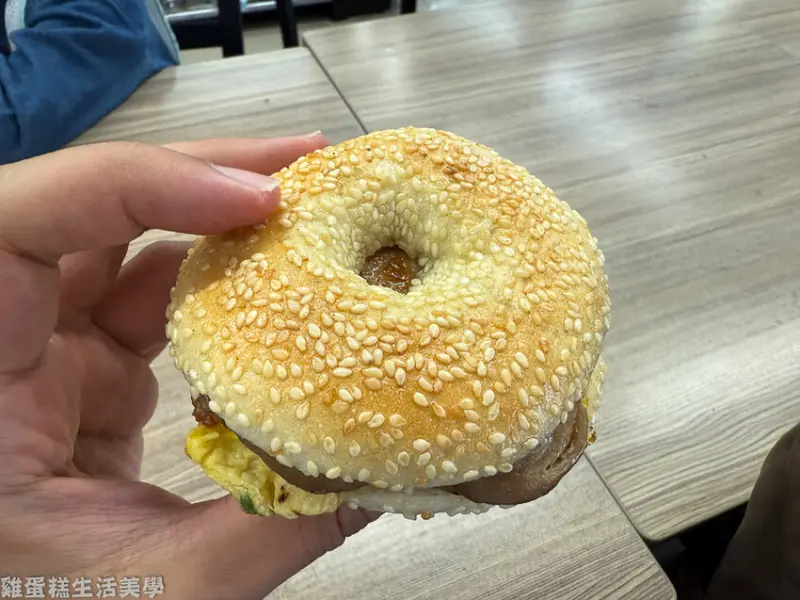 【馬祖食記】超群繼光餅 - 榮獲2011年馬祖特色伴手禮人氣王第一名，當早餐點心伴手禮都很適合