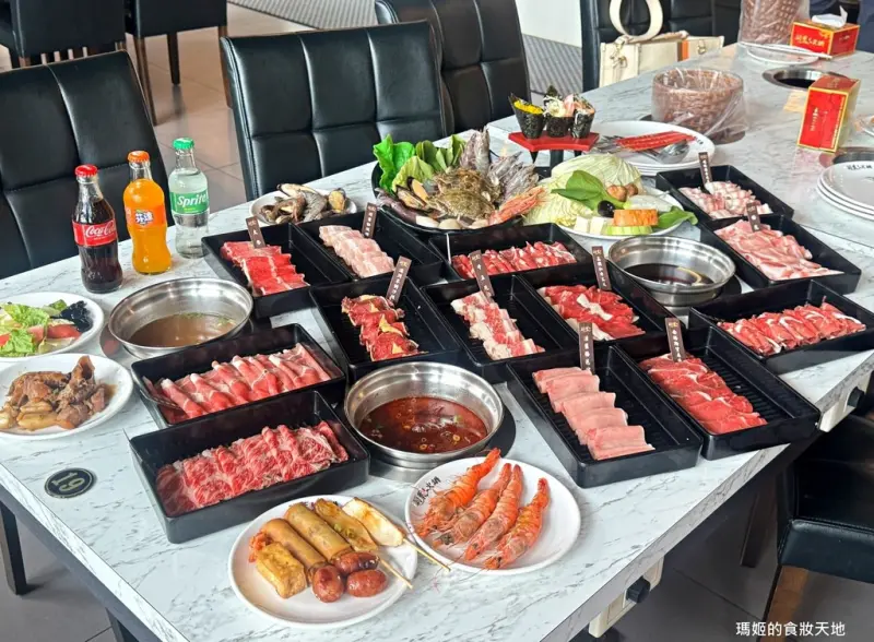 羽葉麻辣火鍋三重店｜三重火鍋吃到飽推薦｜平日只要539元起 哈根達斯 自助百匯一次滿足，升級套餐享和牛＋８種澎湃海鮮 高CP值 停車方便免煩惱