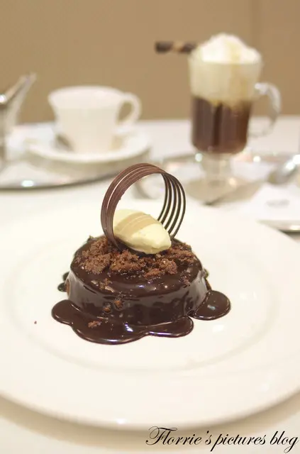 口碑券美食之旅~Kaffee Amadeus阿瑪迪斯咖啡館(板橋大遠百店)~沙河蛋糕變成熱甜點囉        
      