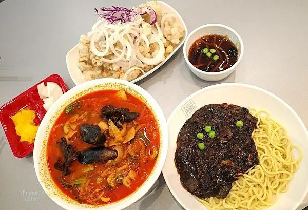 |台北內湖‧韓式| 台灣也吃的到道地韓料.白種元餐廳台灣首店《香港飯店0410 Paik’s Noodle》炸醬麵.酥香糖醋肉.炒碼麵.捷運西湖站