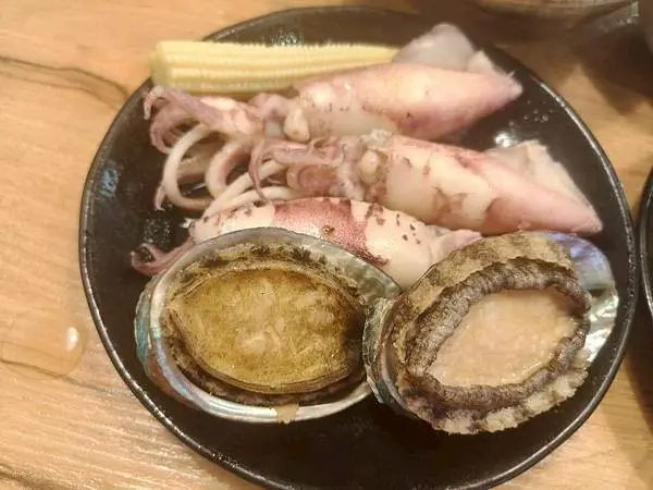 “三重國小捷運站鍋物美食推薦-海牧鍋物”吃飽喝足的海鮮漁夫鍋