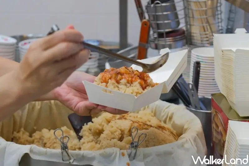 大稻埕早餐油飯！珠記大橋頭油飯搬家回歸，半熟蛋加滷肉油飯 早餐就開吃。