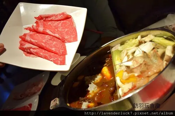 滿堂紅麻辣鴛鴦鍋吃到飽高品質肉片賞景淡水店/淡水滿堂紅/淡水美食