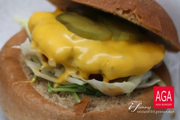 【西門站】AGA漢堡~1堡1飲料=100元(熱炒青菜+手工肉排+自動售票機=趣味十足)