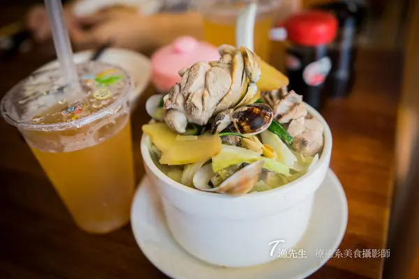 【雙月】滿出來的雞湯,限量油飯賣完就沒有了!提早來排隊!!!台大醫院美食