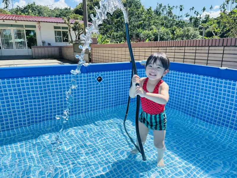 【行滿旅宿】嘉義竹崎親子包棟首選｜懷舊古玩、KTV嗨唱、煙火