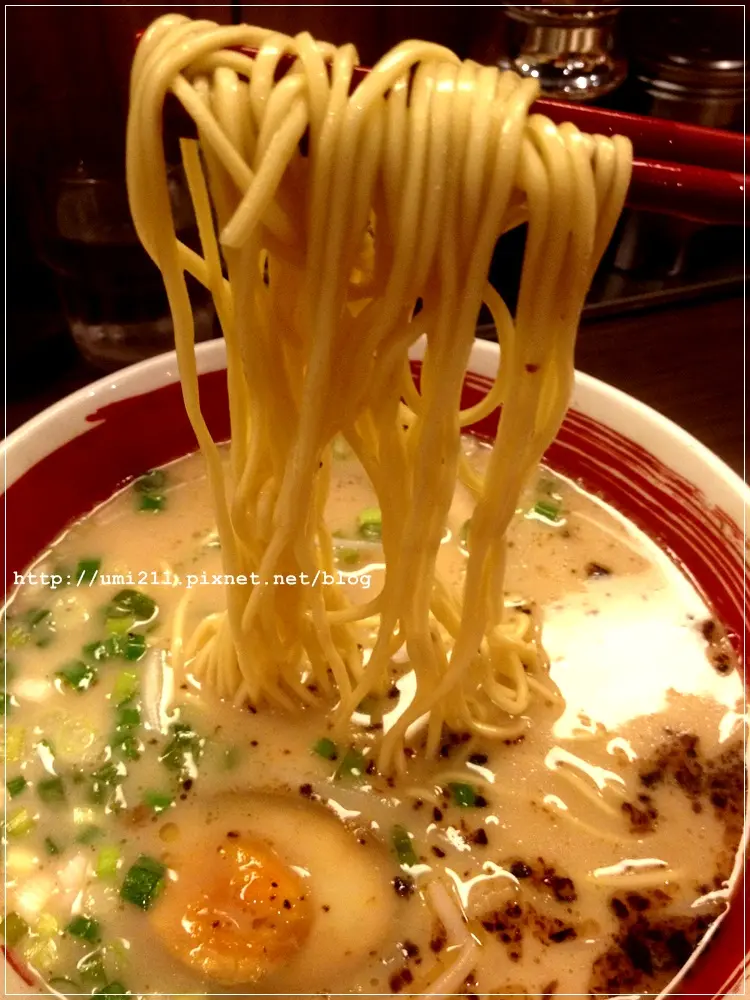 【美食】(北車京站)湯頭濃郁麵條Q ✈ 誠屋拉麵