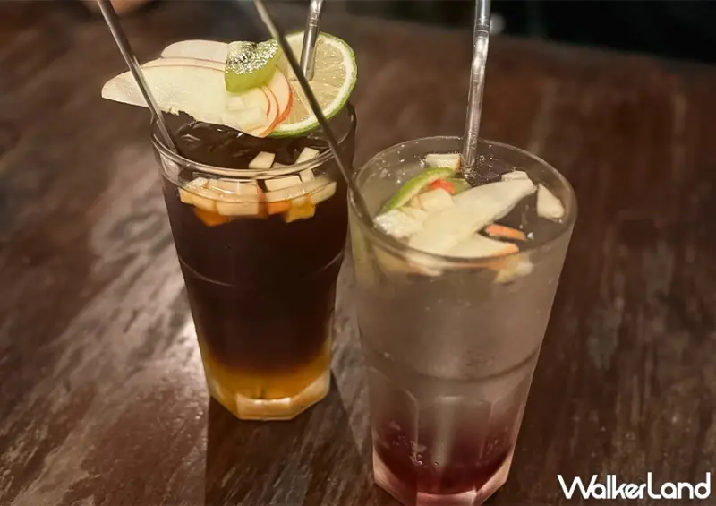 基隆正濱漁港美食推薦！河豚很多 在防空洞裡面吃飯，義大利麵、窯烤披薩都有。