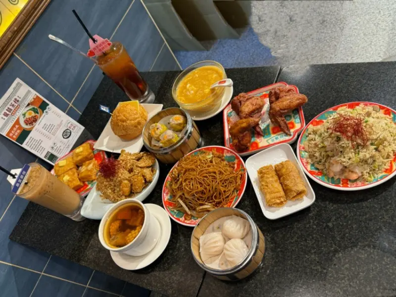 「板橋美食」新北港式餐點，網友激推「龍囍茶檔」真香港師傅手路菜，道地美味重現經典港式美味！「板橋茶餐廳」板橋港式