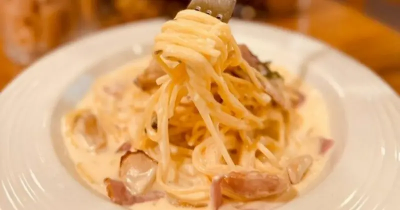 捷運行天宮站美食推薦！威尼斯義大利餐廳，沙拉吧濃湯無限吃。