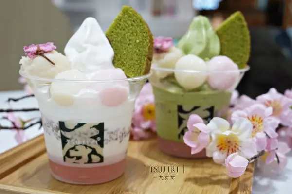 [信義區美食] TSUJIRI辻利茶舗-微風信義店 櫻花季來了！少女們，尖叫吧XD 抹茶聖代、抹茶年輪蛋糕、抹茶拿鐵，抹茶與櫻花共譜浪漫春之歌！ 信義區美食/信義區甜點/信義區下午茶/信義區聚餐/微風