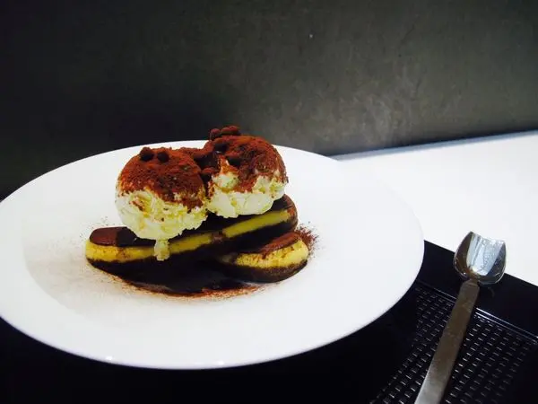 台南 ✿ Lesprit café ✿ 一種精神 一份初衷 高雅氣質的深藍色咖啡廳