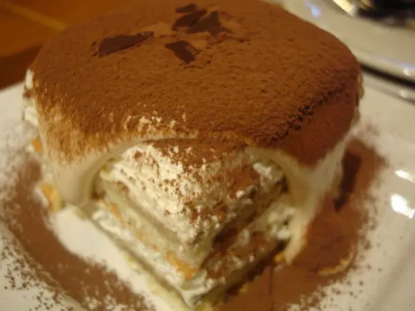 [台北]Campus Cafe-站前旗艦店。美式餐廳。豪氣木碗沙拉。自助式。免服務費。有wifi