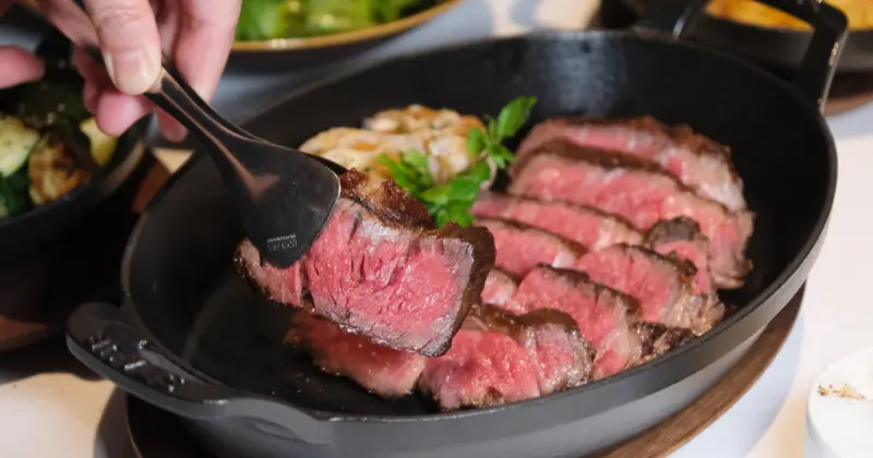 南港牛排新推薦！教父牛排2號店開在南港，5大亮點搶先看。