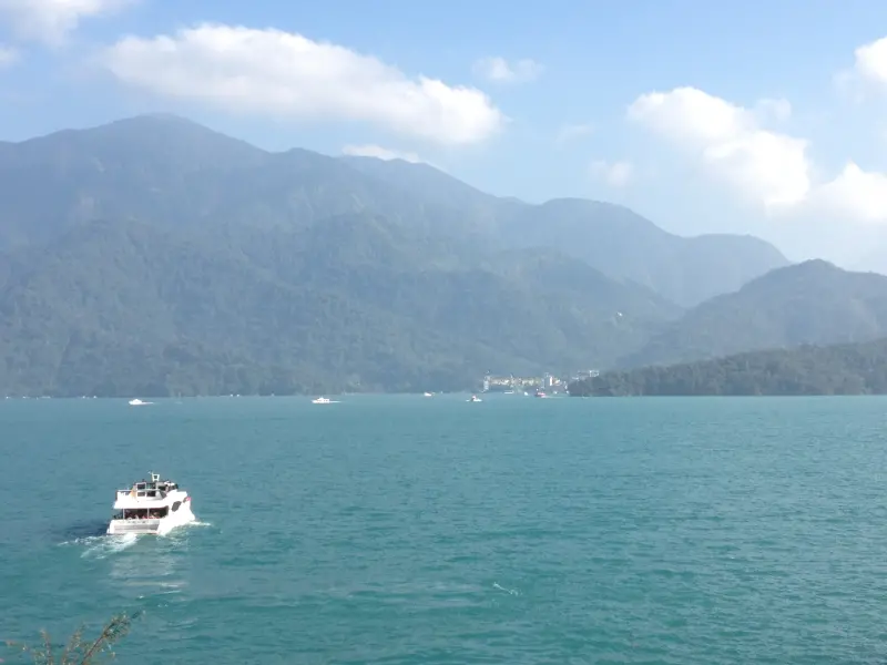 湖光水色　尋幽之旅