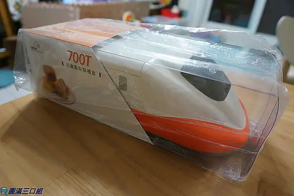 【初體驗】高鐵鳳梨酥禮盒＠高鐵列車裡藏著濃濃情意 好吃好玩又好看 