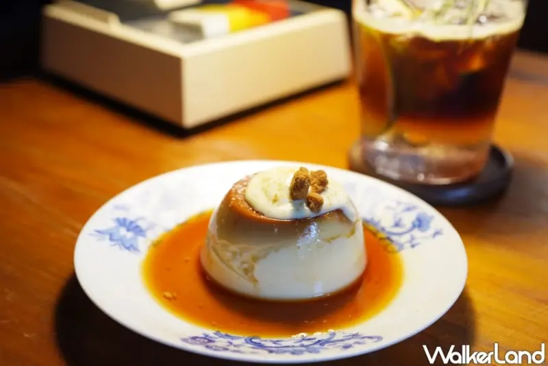 台中老宅咖啡廳加！Room808 藏在台中文學館的日式咖啡廳，音樂迷要來。