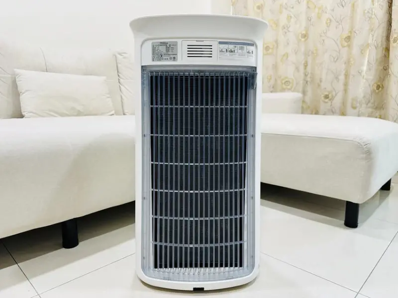 SoleusAir 吸毛大師宅配開箱｜長毛臘腸家必備的毛髮救