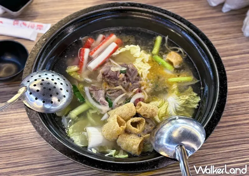 西門町必吃火鍋！雅香石頭火鍋 菜單平價、自製沙茶醬超推，營業至凌晨4點夜貓也能吃。