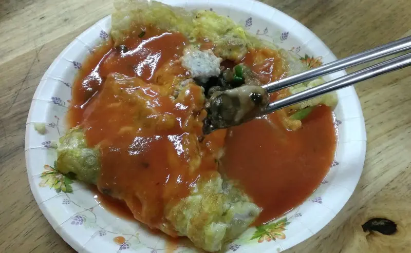 [花蓮市]海埔蚵仔煎--下雨還是一樣人多的在地美食--踢小米食記