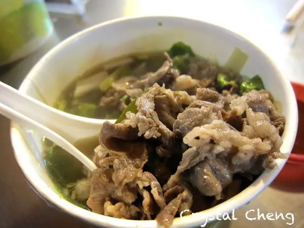 【宜蘭美食推薦】阿灶伯羊肉湯 喜歡豆腐多於羊肉攤 羅東夜市人氣小攤推薦!(小吃 必吃)