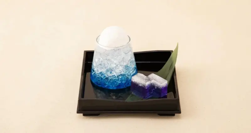 如果浮世繪大師葛飾北齋開食堂會怎樣？北齋展聯動主題咖啡廳登場，CREATIVE MUSEUM TOKYO CAFE「北齋食堂」期間限定營業。