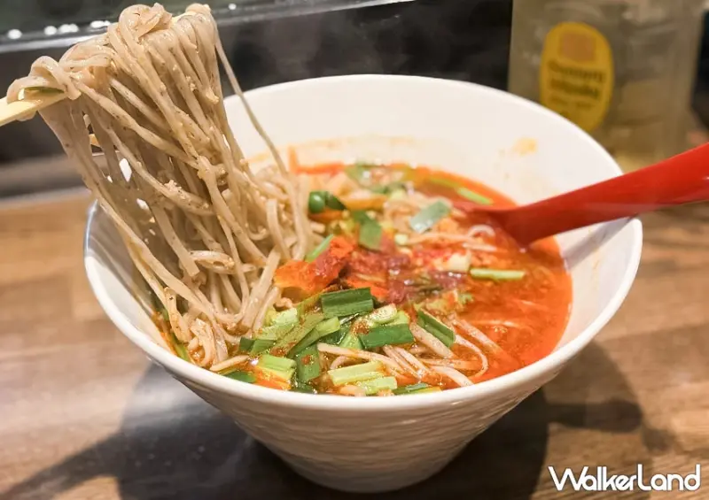 福岡深夜居酒屋推薦！札幌蕎麥麵專門店 營業到凌晨5點，菜單必點油渣蕎麥麵。