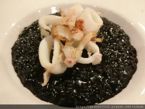 【食記】台北☼松煙  黑米Café•Bistro**黑到發亮墨魚燉飯**
