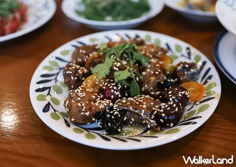 礁溪餐廳推薦！拾松辦桌小吃 菜單必點總鋪師西魯肉，一人也能吃辦桌菜。