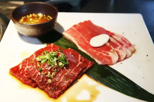 牧島燒肉－大墩店~桌邊服務很加分